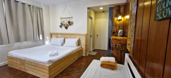Nella foto è visibile l'oggetto JCGA Apartments' Rustic Chic Cabins-Near Botanical Garden and SM Baguio situato nella città di Baguio.