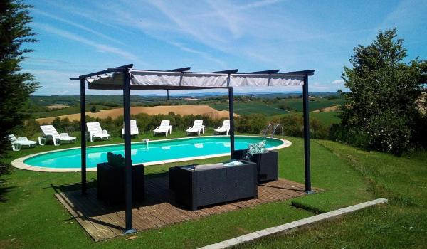 A la foto es mostra l'objecte Argein situat a la ciutat de Plavilla.
