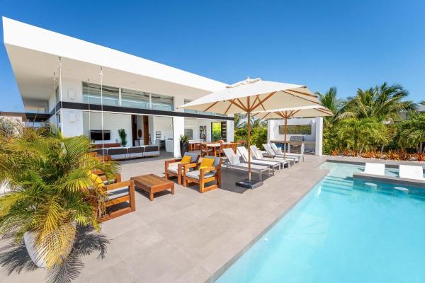 Oceanside 4 Bedroom Luxury Villa With Private Pool, 500ft From Long Bay Beach -V10 - Îles Turks et Caïques