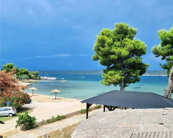 På billedet ses objektet Sea view house Nevidane island Pasman beliggende i byen Neviđane.