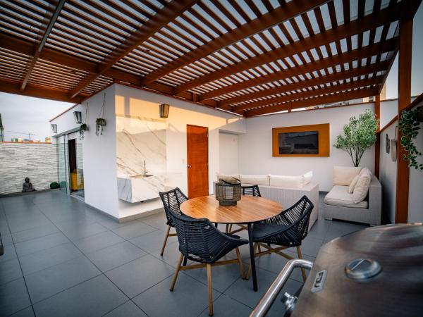 A la foto es mostra l'objecte Modern Duplex situat a la ciutat de Lima.