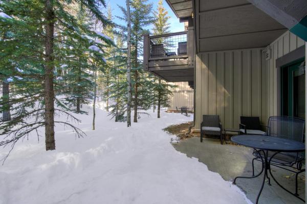 Foto 6: Spacious, Updated Townhome with Private Garage condo