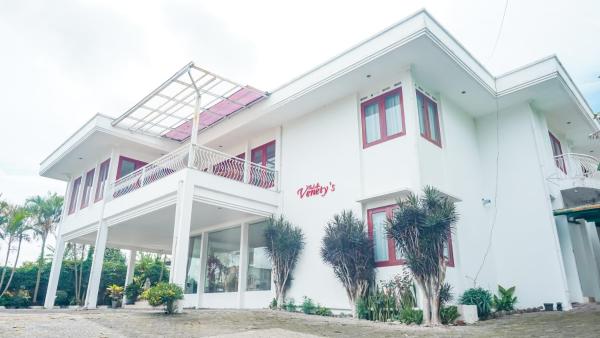 La photo montre l'objet Villa Venetys Lembang by BWB situé dans la ville de Cikidang 1.