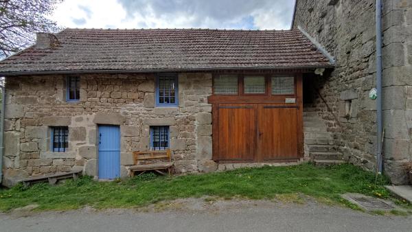 På bilden syns objektet Petite Ferme d'Autrefois som ligger i staden Crocq.