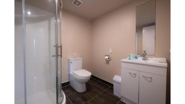 3 Bed Room downstairs house with Private entrance, Auckland