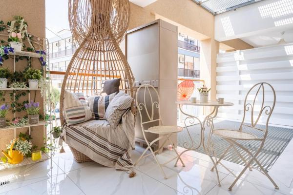 Фотография 3: Infinity - One-Bedroom Apt W Terrace in Larnaca