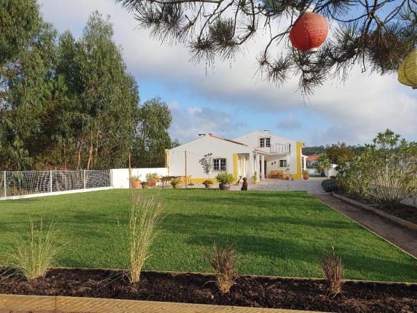 照片显示了位于Barrantes市的Quinta da Familia物件。