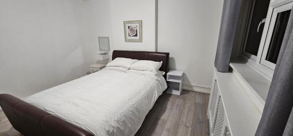Foto 7: Spacious & Modern 2-Bed House in Dagenham