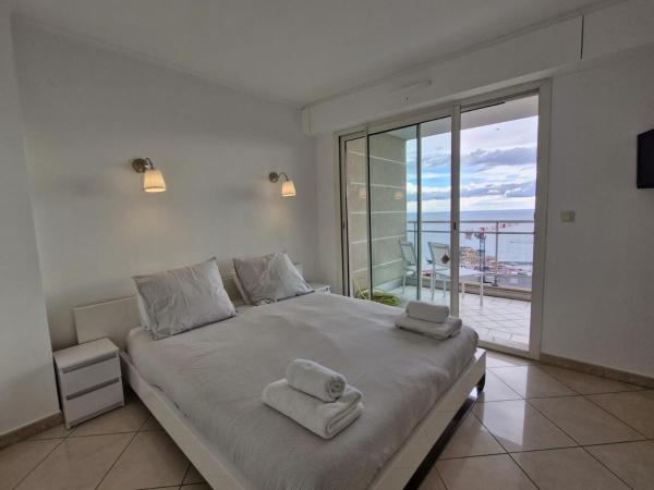 A la foto es mostra l'objecte Les Jardins de Monaco situat a la ciutat de Cap d'Ail.