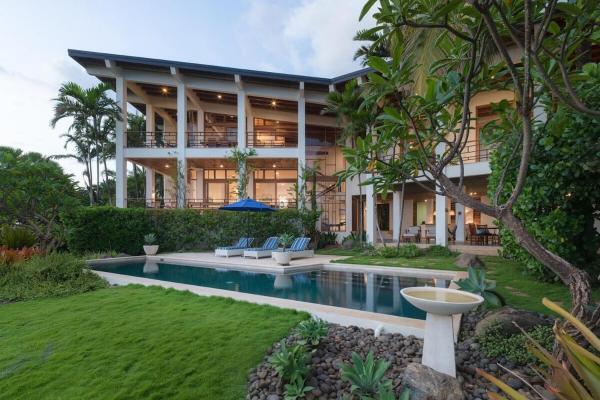 På billedet ses objektet Casa Ohana - 5 BR Ocean Front Home in Playa Negra, CRC beliggende i byen Playa Negra.