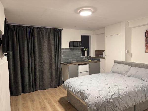 Modern Self Contained Studio Ensuite Room - Isle of Wight