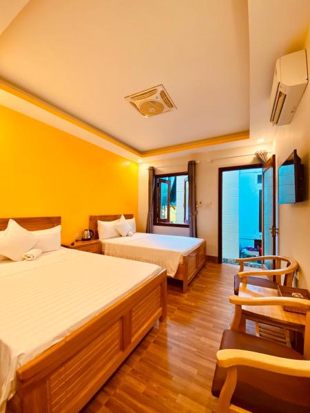 The photo shows the Đảo Bình Ba, nhà nghỉ sắc màu đi bộ ra biển rất gần, không nhận khách quốc tế, phòng đôi - nhận cọc trước mới giữ phòng located in the city of Cú Lao.