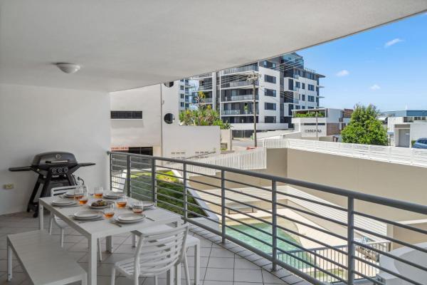 Windsong Caloundra Sunsets Sea Breezes And Style - Golden Beach