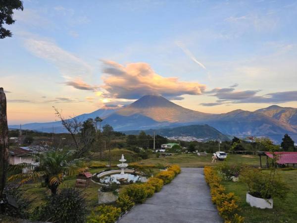 Nella foto è visibile l'oggetto Hacienda Tierra de Fuego Pacaya situato nella città di Escuintla.