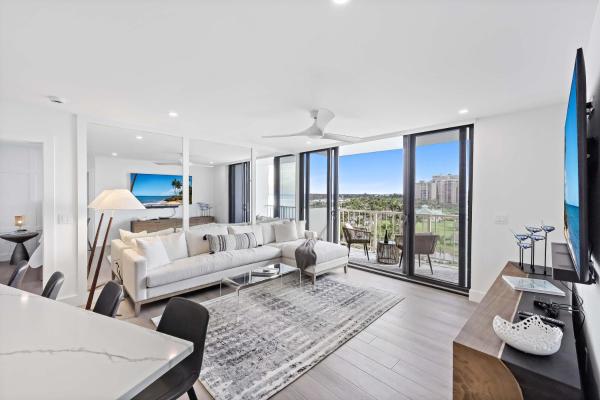 Foto 3: Beachfront condo with views of beach and spacious pool