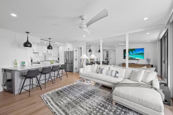 Foto 5: Beachfront condo with views of beach and spacious pool
