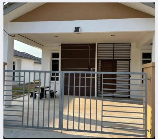 The photo shows the Mysara Homestay located in the city of Batu Lima.
