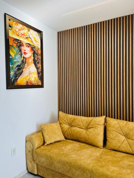 A la foto es mostra l'objecte Gold House situat a la ciutat de Bucarest.