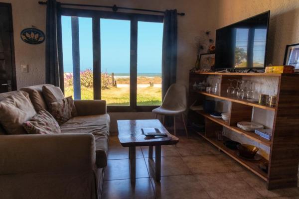 写真にはコスタ・アズール市にあるVista del Mar, Antoniopolis / La Palomaが写っています。