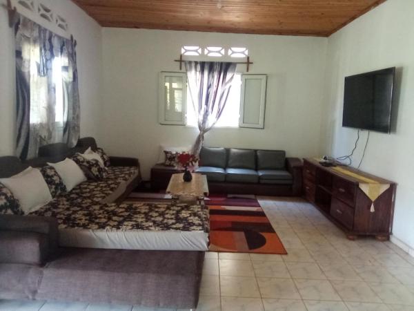 Na foto é possível ver o objeto Villa Hortansia localizado na cidade de Nosy Be.