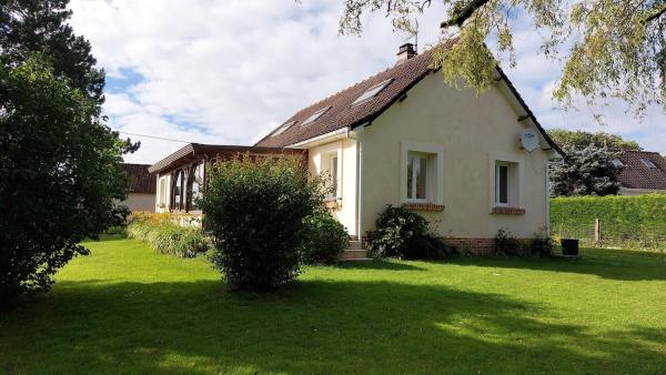 A la foto es mostra l'objecte Maison familiale avec salle de jeux situat a la ciutat de Boursin.