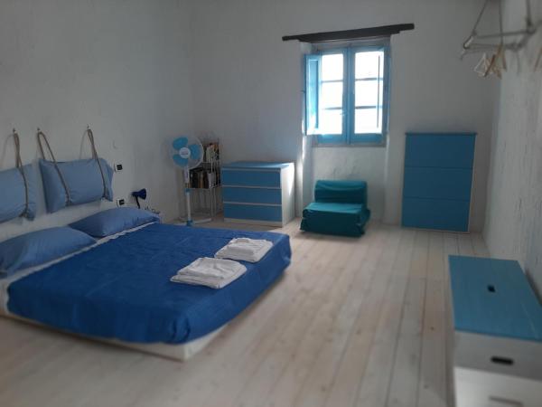 På billedet ses objektet La Casetta Blue beliggende i byen Sèlegas.