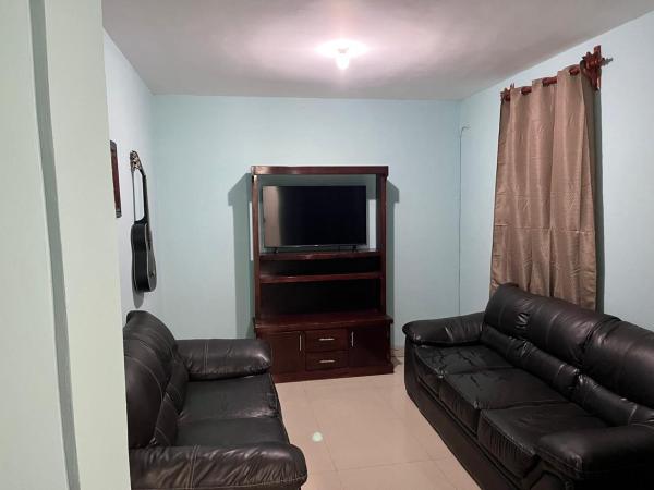 Nella foto è visibile l'oggetto CASA FAMILIAR en SAN ANTONIO de la CAL 1 situato nella città di La Cal.