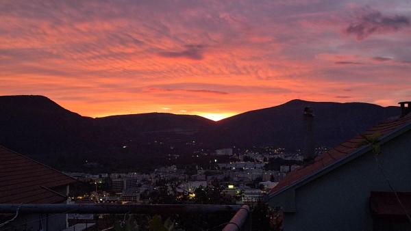 A la foto es mostra l'objecte Sunset Apartment situat a la ciutat de Mostar.