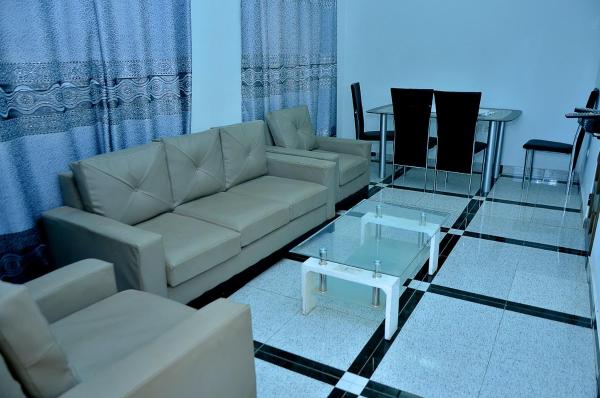 Na zdjęciu widoczny jest obiekt Gosen House Zanguéra położony w mieście Djava.