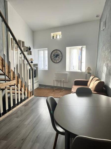 A la foto es mostra l'objecte Charmante maison Drômoise situat a la ciutat de Pierrelatte.