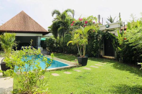A la foto es mostra l'objecte Villa Kirana situat a la ciutat de Rawai Beach.