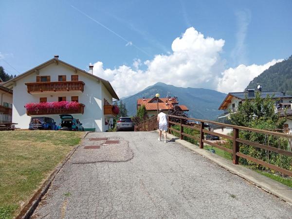 Auf dem Foto ist das Objekt Casa Bezzi in der Stadt Pellizzano zu sehen.