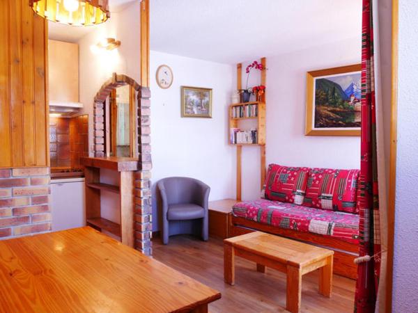 A la foto es mostra l'objecte Appartement 2 pièces pour 5 pers. à Montchavin, proche commerces et pistes, balcon exposé sud/ouest - FR-1-329-44 situat a la ciutat de Montchavin.