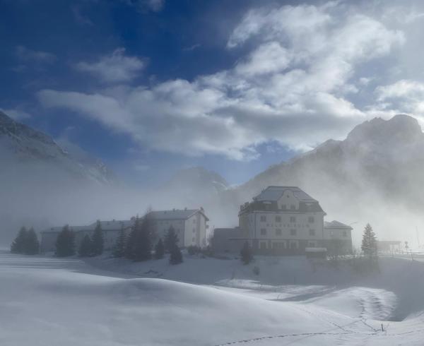 A la foto es mostra l'objecte Hotel Maloja Kulm situat a la ciutat de Maloja.