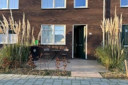 Nella foto è visibile l'oggetto The green house in Spijk situato nella città di Spijkenisse.