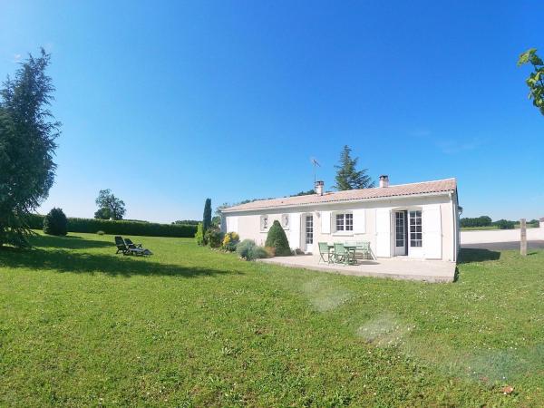 Na fotografii je vidět objekt Maison avec grand jardin nacházející se ve městě Celles.