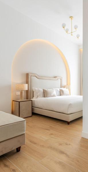 A la foto es mostra l'objecte Puro By Unico Relais situat a la ciutat de Nàpols.