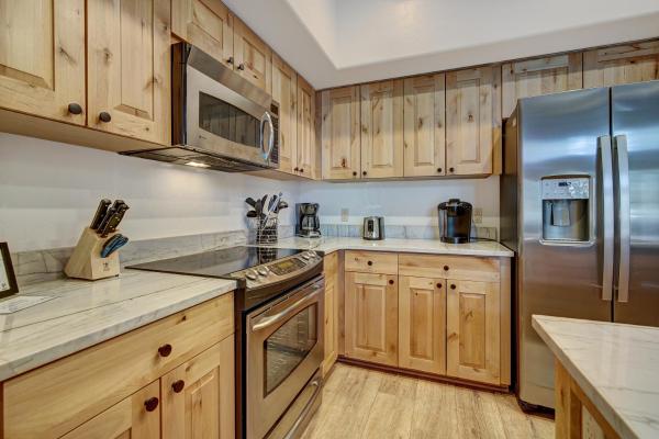 Billede 8: Updated, Modern Townhome with Private Garage condo