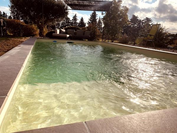 A la foto es mostra l'objecte Villa de vacances au coeur de la Provence près du Mont Ventoux avec piscine et climatisation situat a la ciutat de Sarrians.
