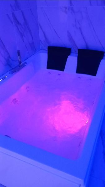 På billedet ses objektet Jacuzzi Suite King beliggende i byen Marsala.
