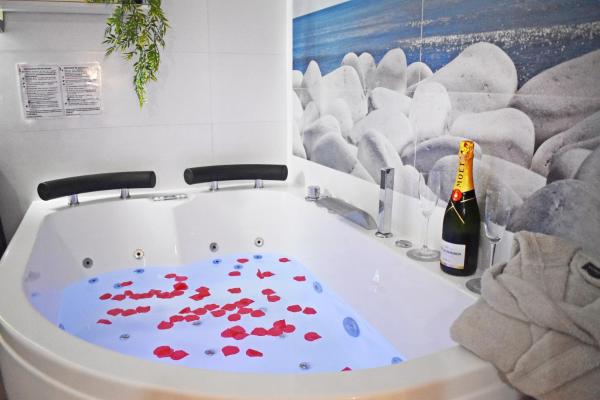 Apartment With Jacuzzi En Torremolinos, Garipolo 1 By Namaste Elite - Torremolinos