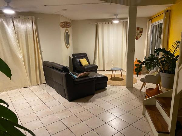 Auf dem Foto ist das Objekt Villa F4 Etang Salé les Hauts in der Stadt Le Lambert zu sehen.