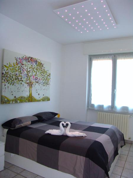 På billedet ses objektet Modern Apartment Luci & Stelle near Lake Como beliggende i byen Cremella.