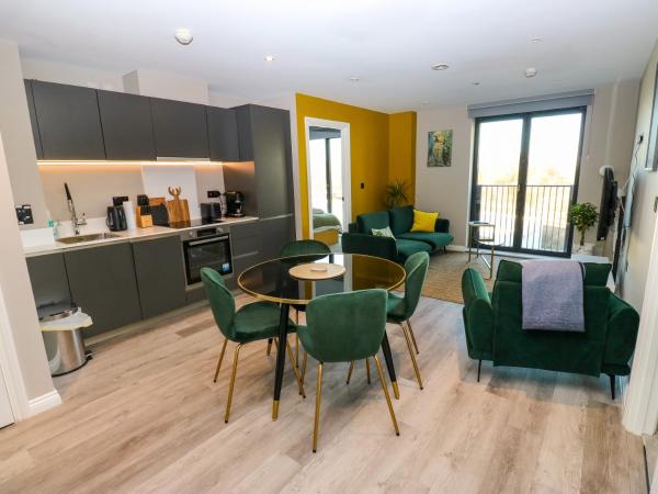 Emerald Retreat, Leeds