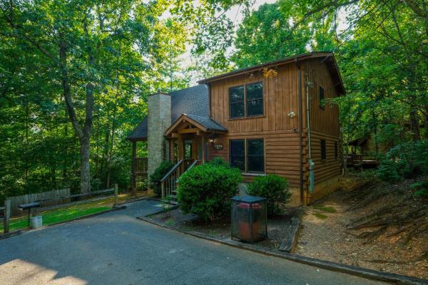 Foto 2: 2BR with hot tub located between Pigeon Forge and Gatlinburg!