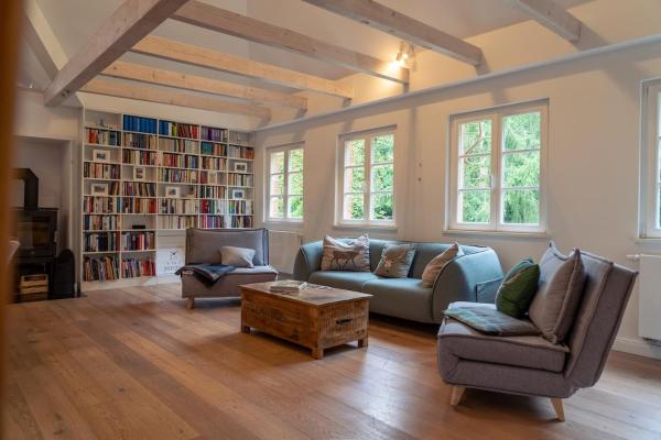 A la foto es mostra l'objecte Wald- und Seeidyll im historischen Forsthaus situat a la ciutat de Krangen.