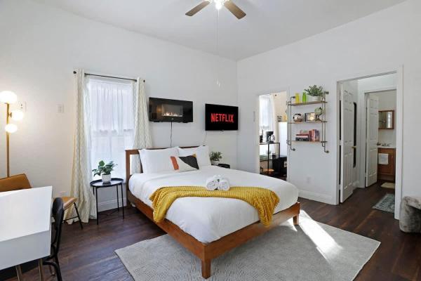 Na zdjęciu widoczny jest obiekt Cozy Upstairs Studio Near Downtown and the River położony w mieście Sacramento.