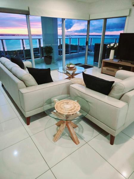 På billedet ses objektet Skyview 2 bathroom Sub-Penthouse Harbour Views beliggende i byen Darwin.