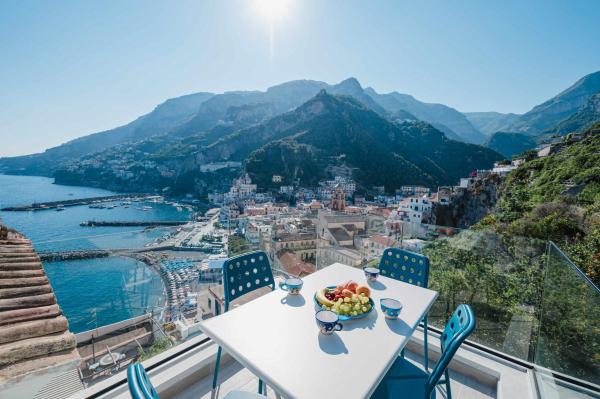 A la foto es mostra l'objecte Blue Amalfi Luxury House Vista mozzafiato situat a la ciutat de Amalfi.