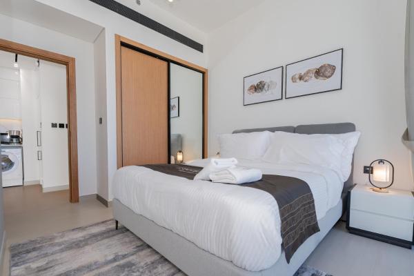 På billedet ses objektet Escape24 Modern 1BR Balcony with City View beliggende i byen Dubai.